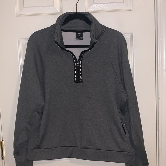 NIKE Sweatshirt - Picture 2 of 7